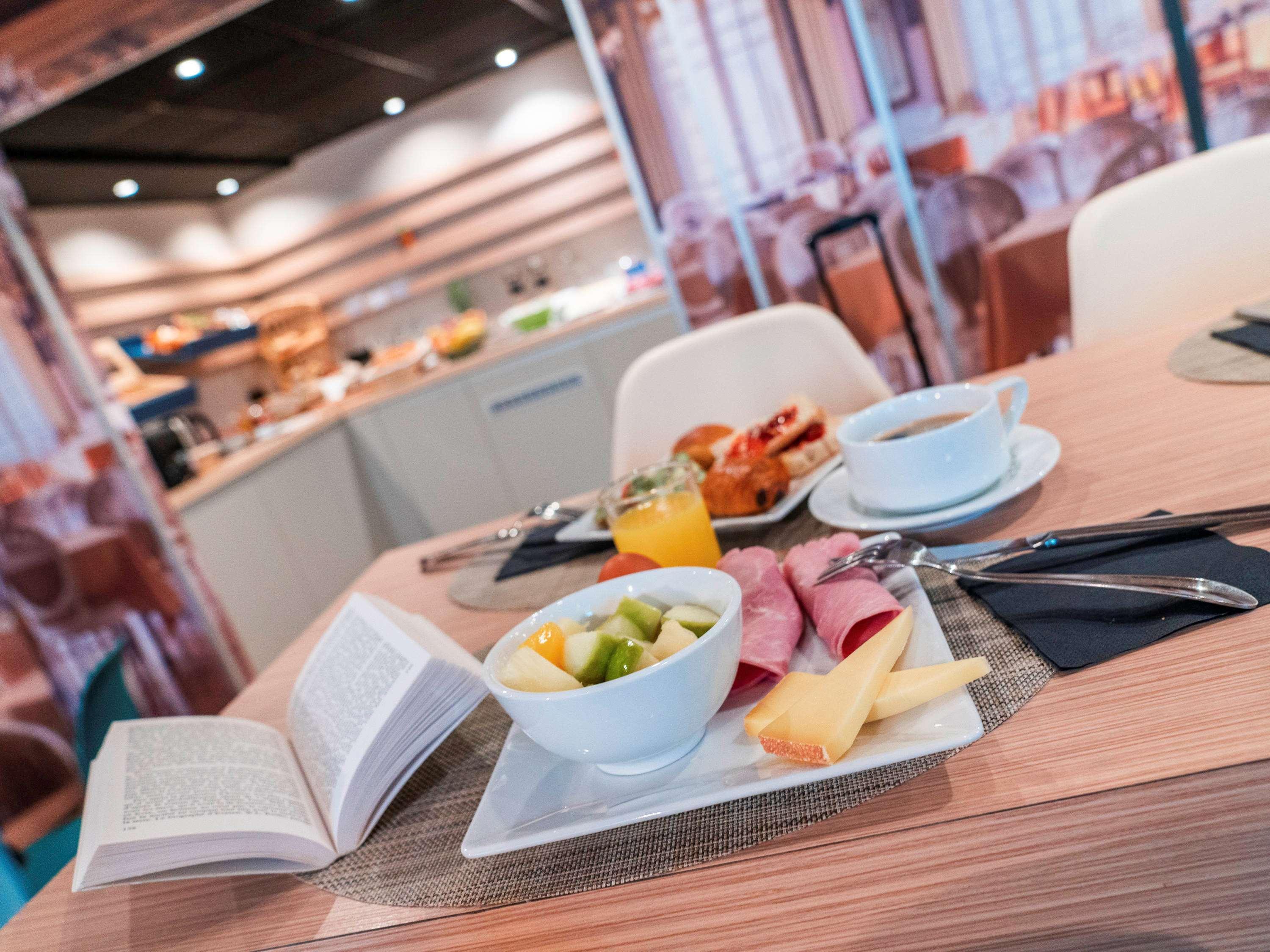 Ibis Styles Clamart Gare Grand Paris Bagian luar foto