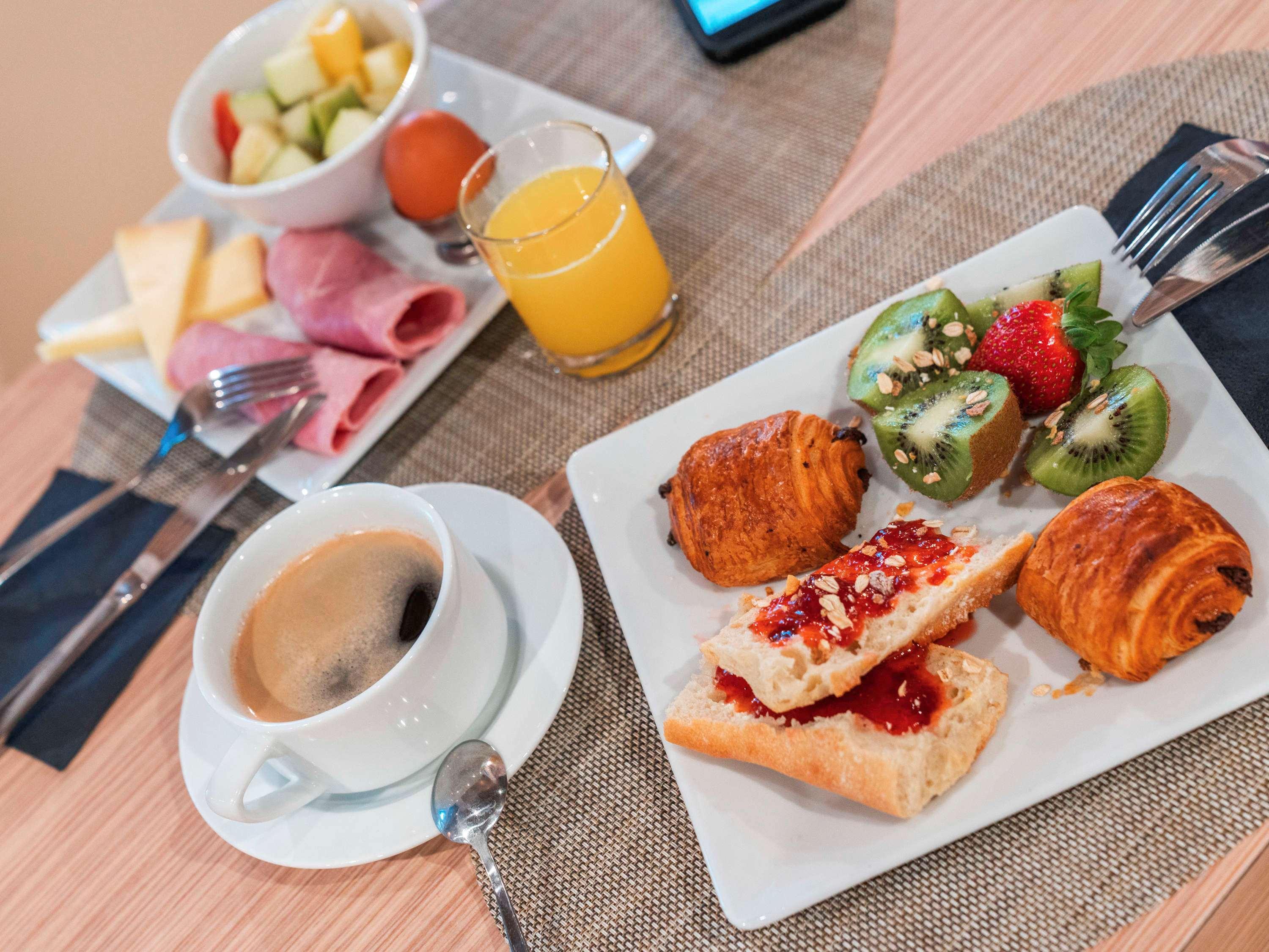 Ibis Styles Clamart Gare Grand Paris Bagian luar foto