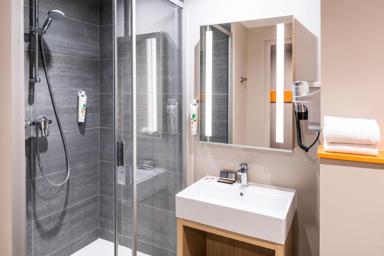 Ibis Styles Clamart Gare Grand Paris Bagian luar foto